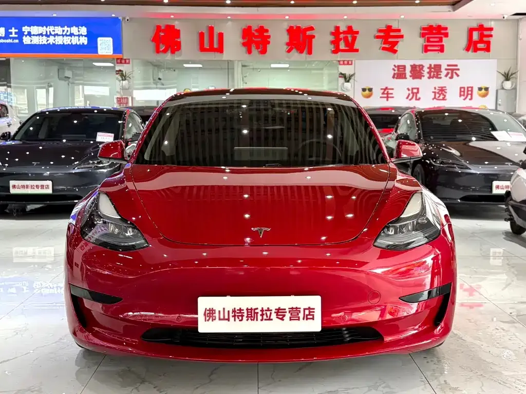 Tesla Model 3 — фото 4