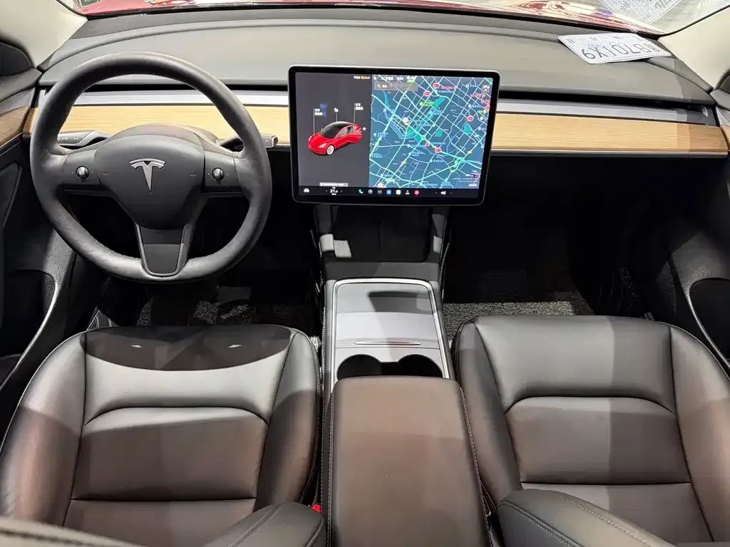 Tesla Model 3 — фото 2