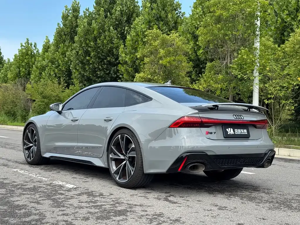 Audi RS 7 — фото 7