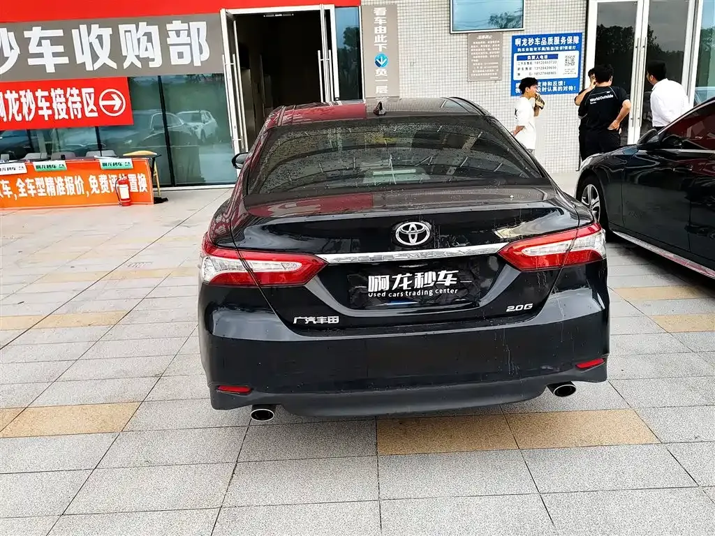 Toyota Camry — фото 10