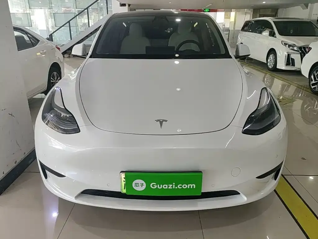 Tesla Model Y — фото 6