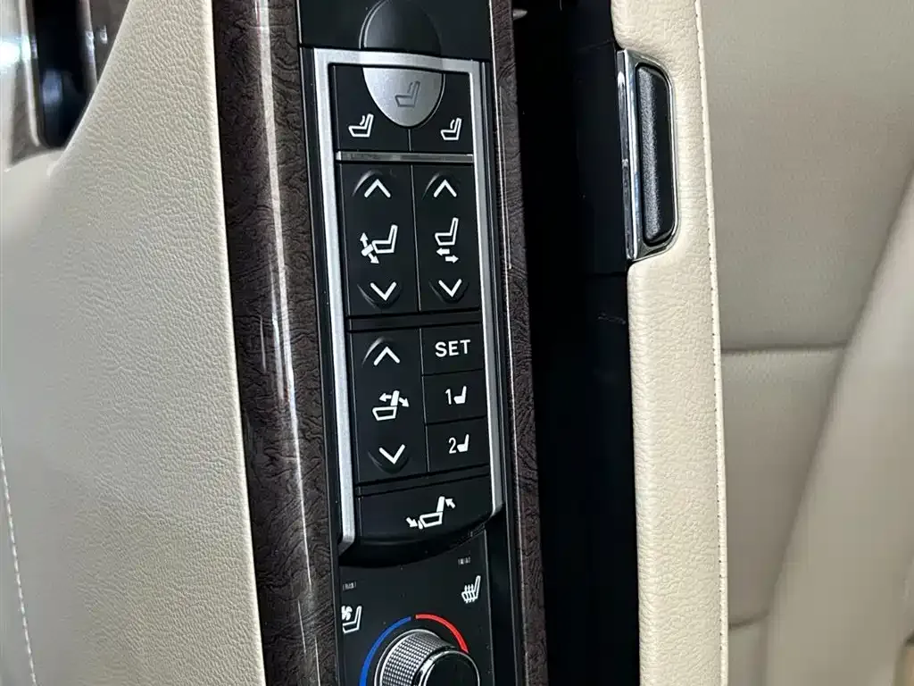 Toyota Sienna — фото 6