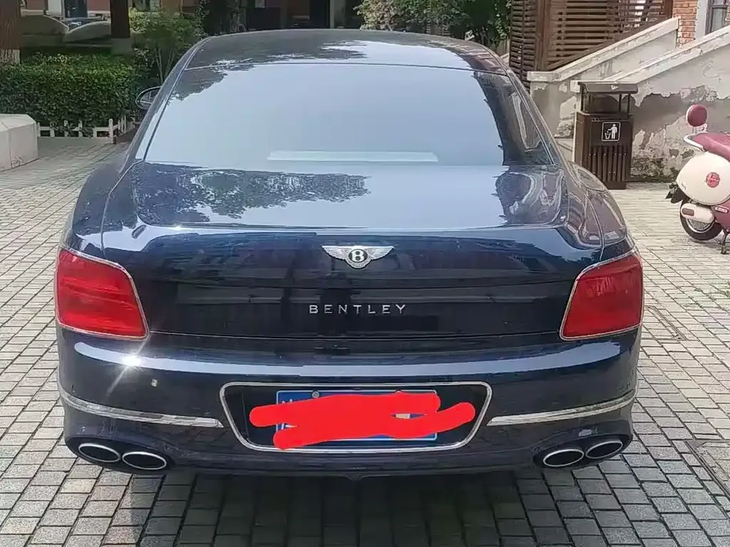 Bentley Flying Spur — фото 6