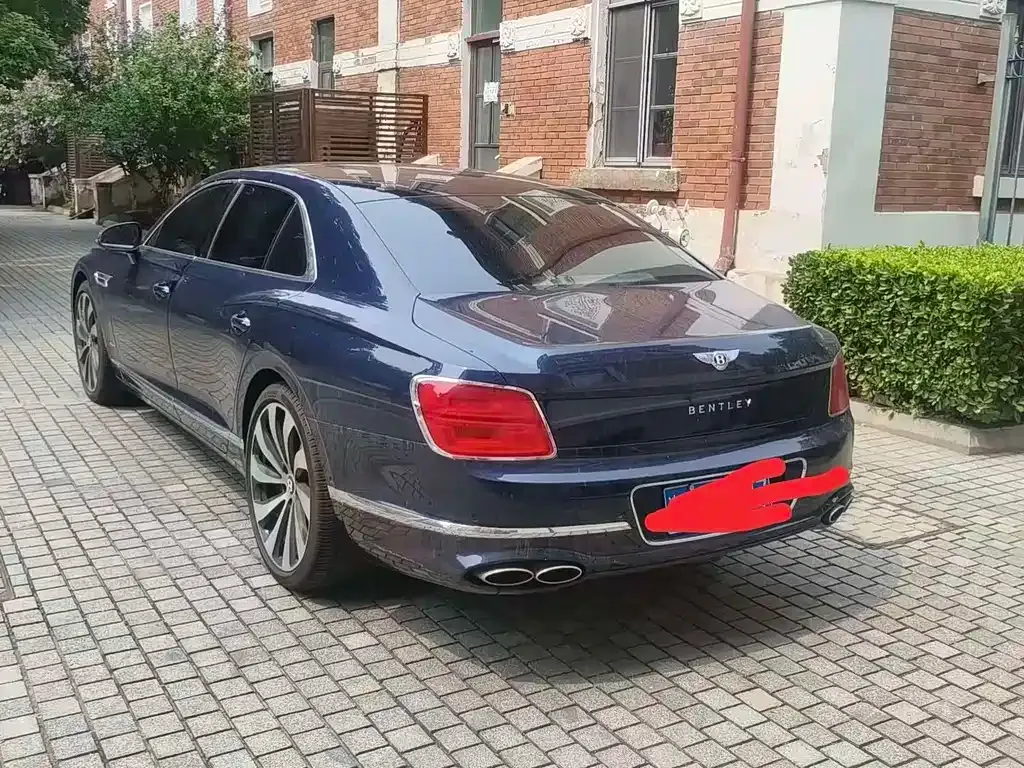 Bentley Flying Spur — фото 5