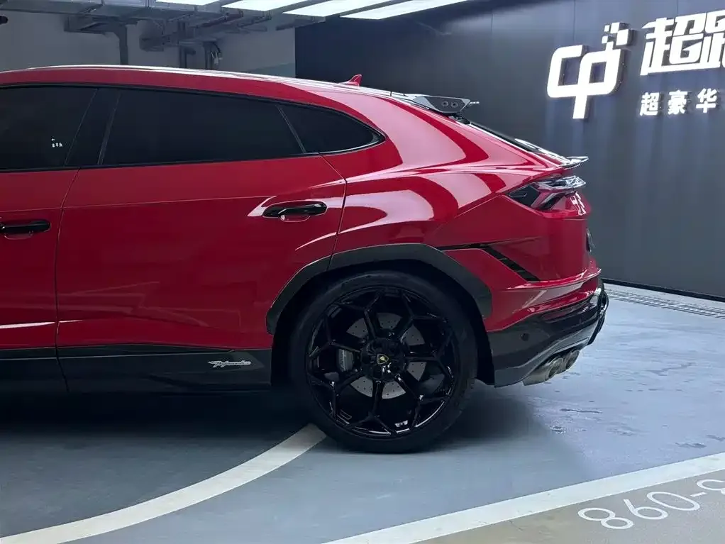 Lamborghini Urus — фото 7