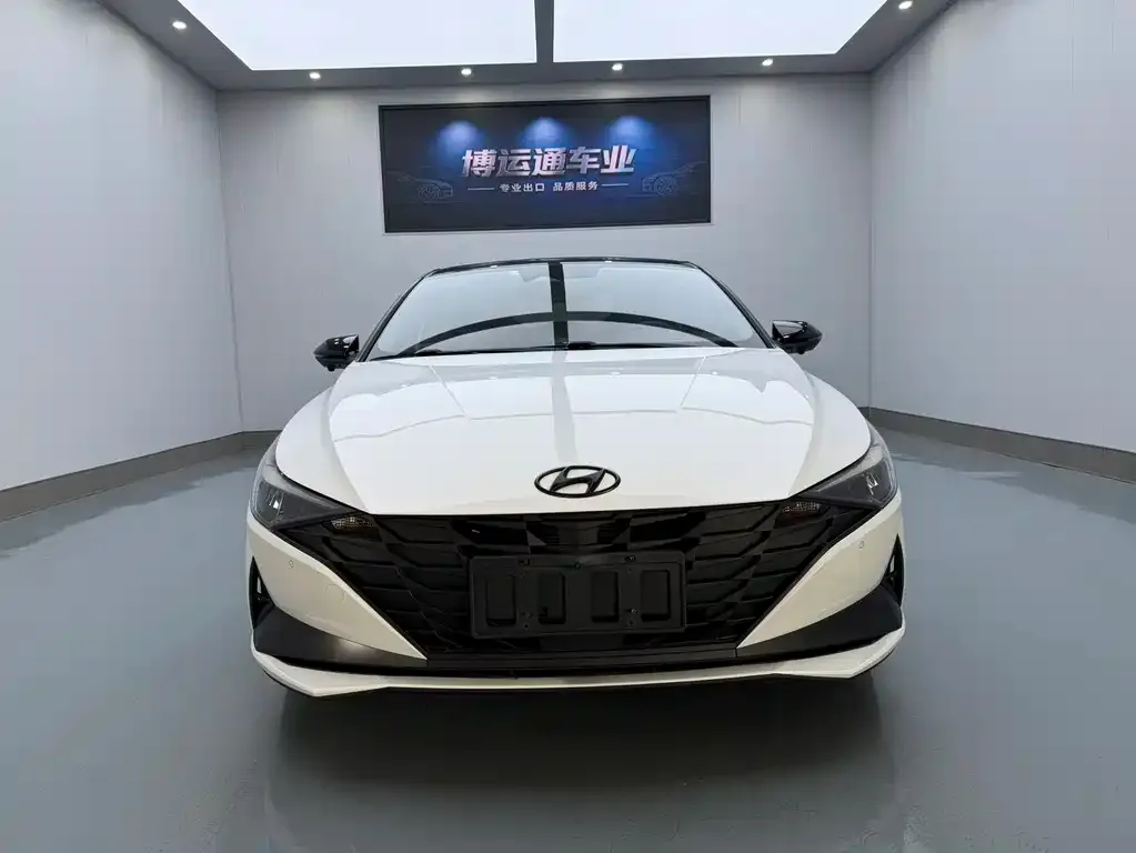 Hyundai Elantra — фото 2