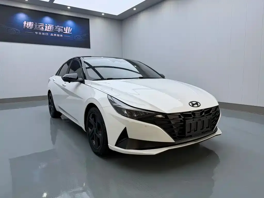 Hyundai Elantra — фото 7