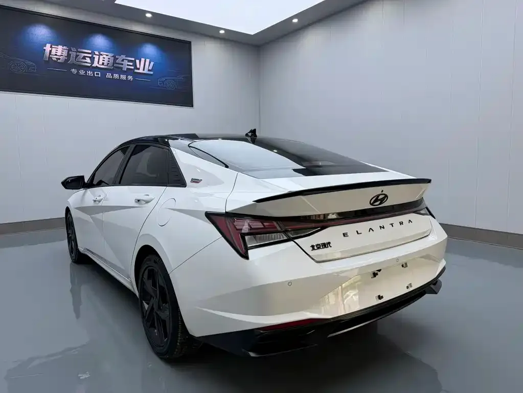 Hyundai Elantra — фото 6