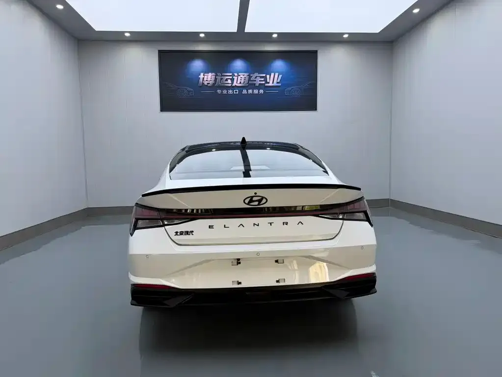 Hyundai Elantra — фото 3