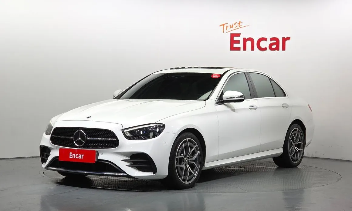 Mercedes-Benz E-Class — фото 1