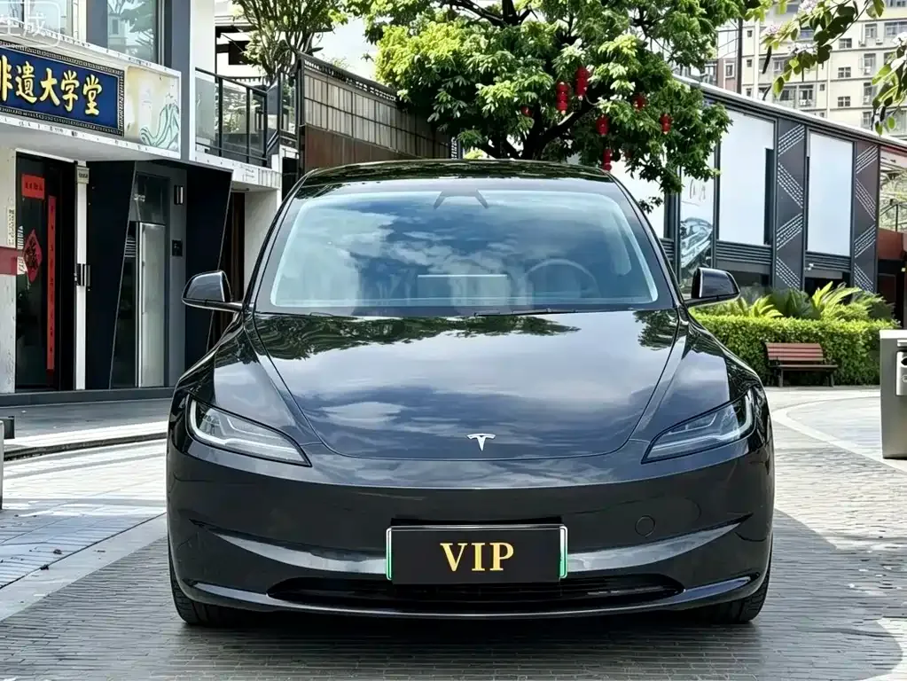 Tesla Model 3 — фото 7