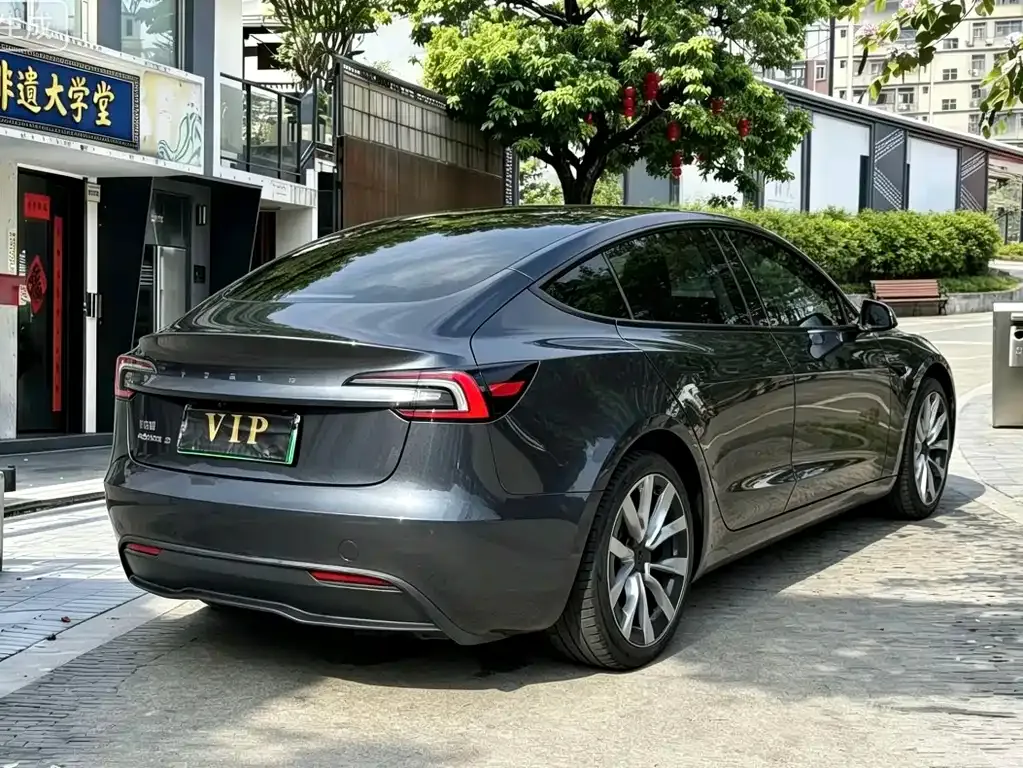 Tesla Model 3 — фото 8