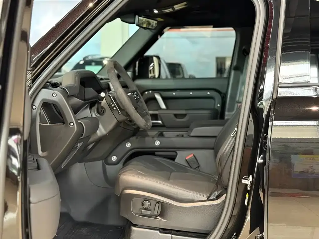 Land Rover Defender — фото 10