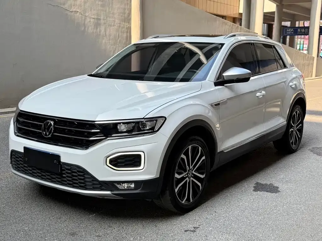Volkswagen T-Roc — фото 1