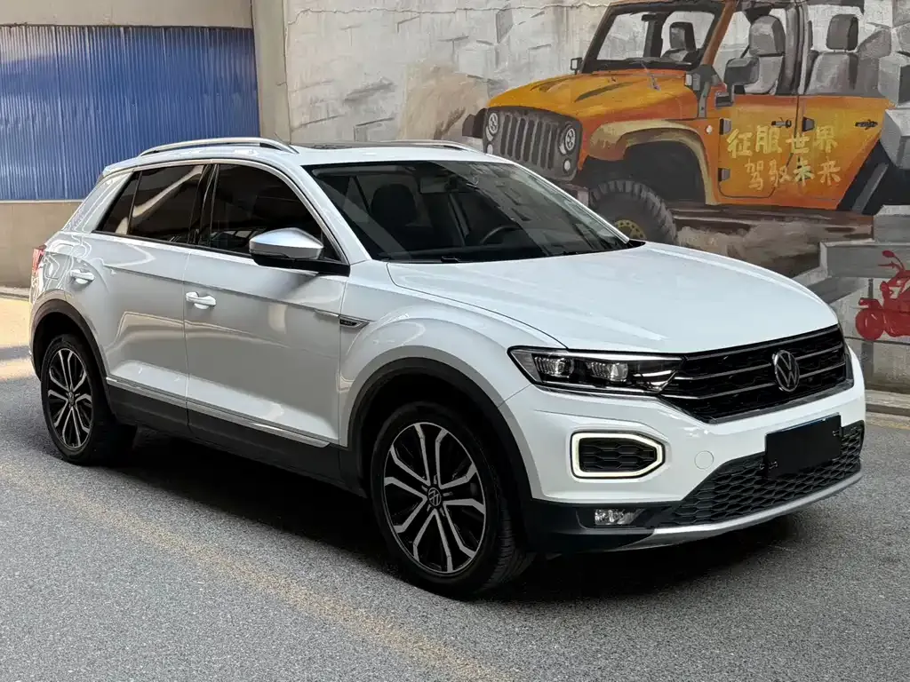 Volkswagen T-Roc — фото 10