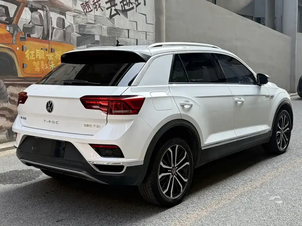 Volkswagen T-Roc — фото 9