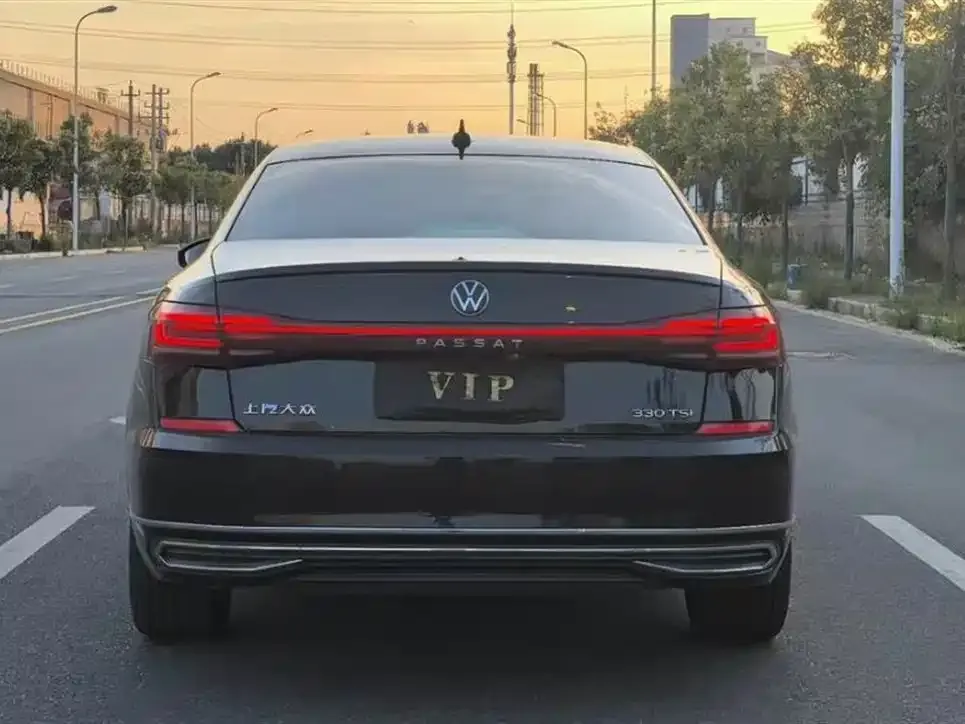 Volkswagen Passat — фото 3
