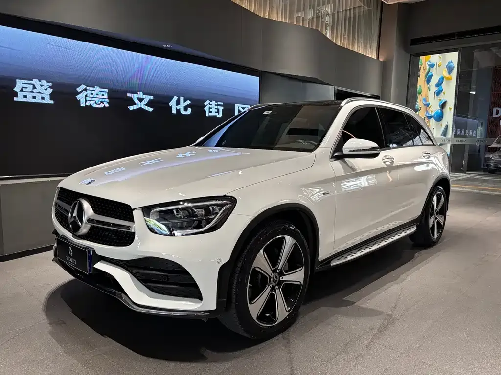 Mercedes-Benz GLC — фото 1