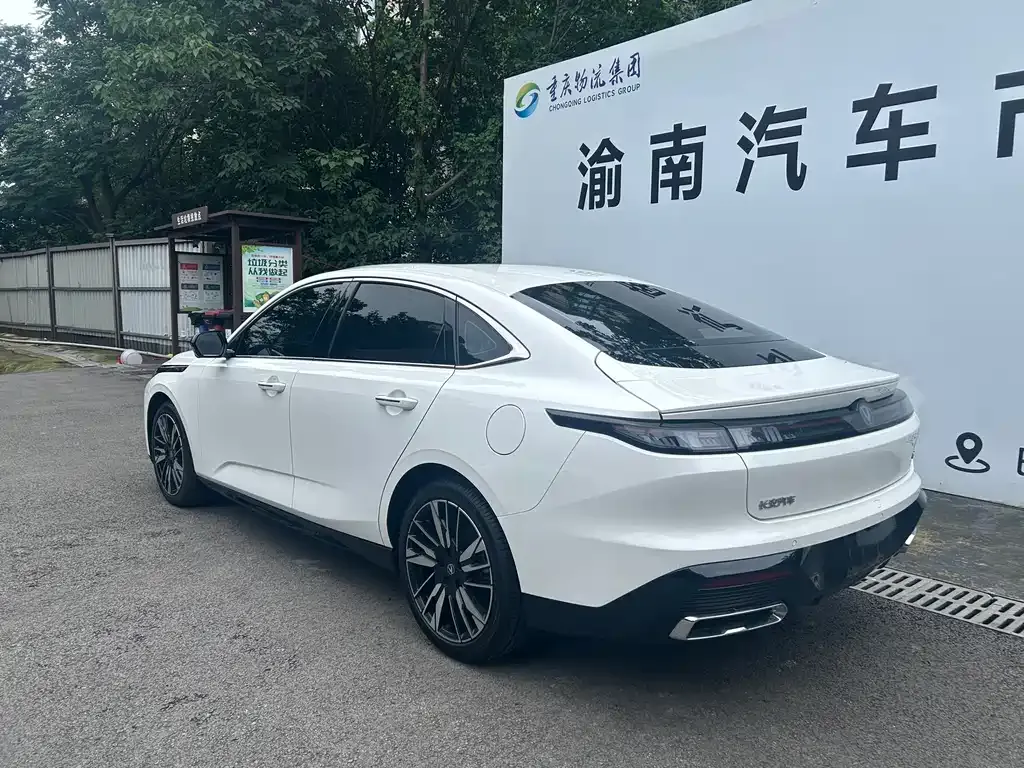 Changan Eado — фото 8
