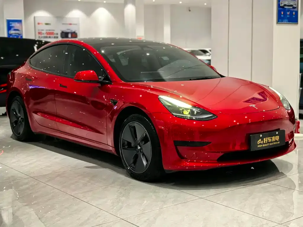 Tesla Model 3 — фото 10