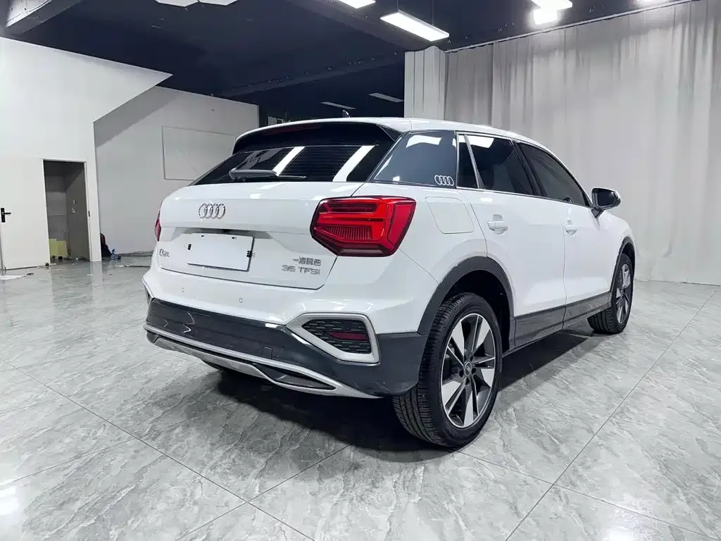 Audi Q2L — фото 3