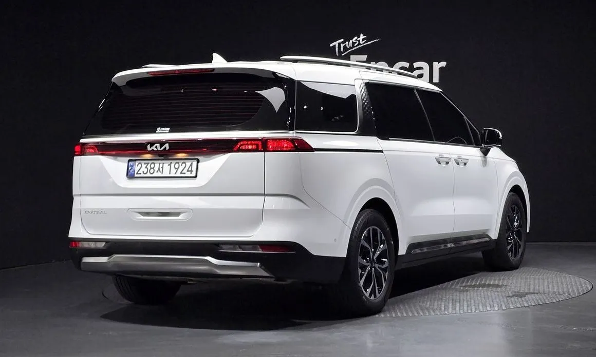 Kia Carnival — фото 4