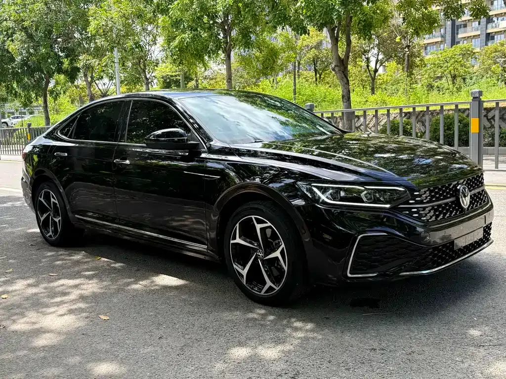 Volkswagen Passat — фото 8