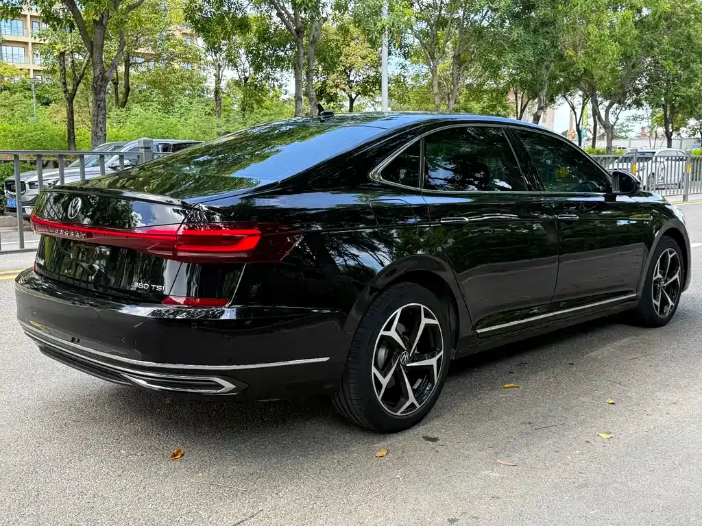 Volkswagen Passat — фото 7