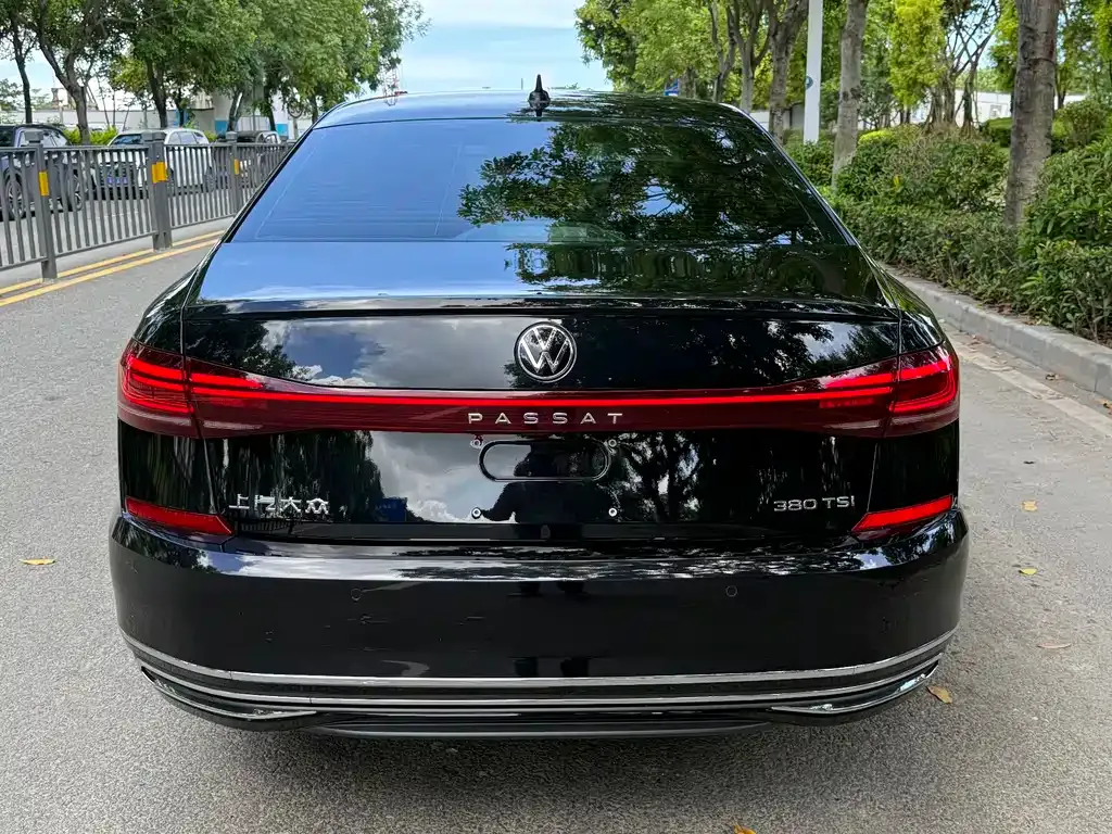 Volkswagen Passat — фото 4