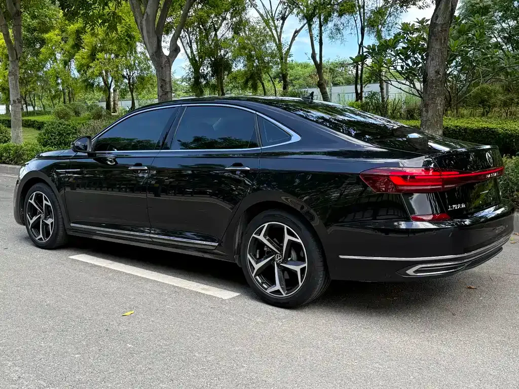 Volkswagen Passat — фото 5