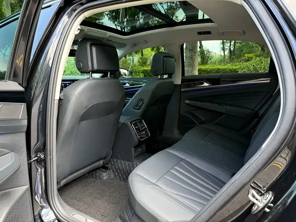 Volkswagen Passat — фото 6