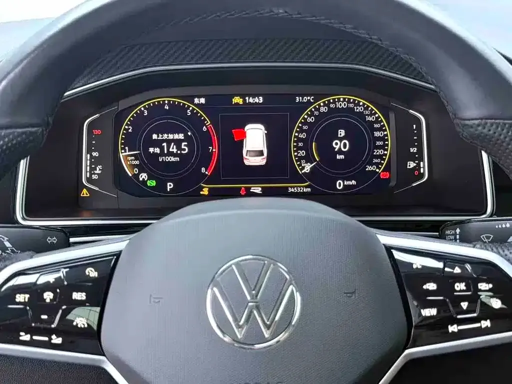 Volkswagen Tiguan L — фото 2