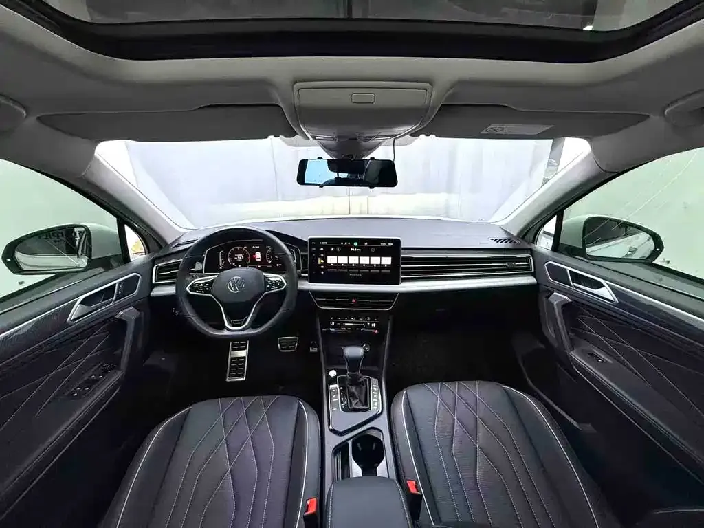 Volkswagen Tiguan L — фото 8