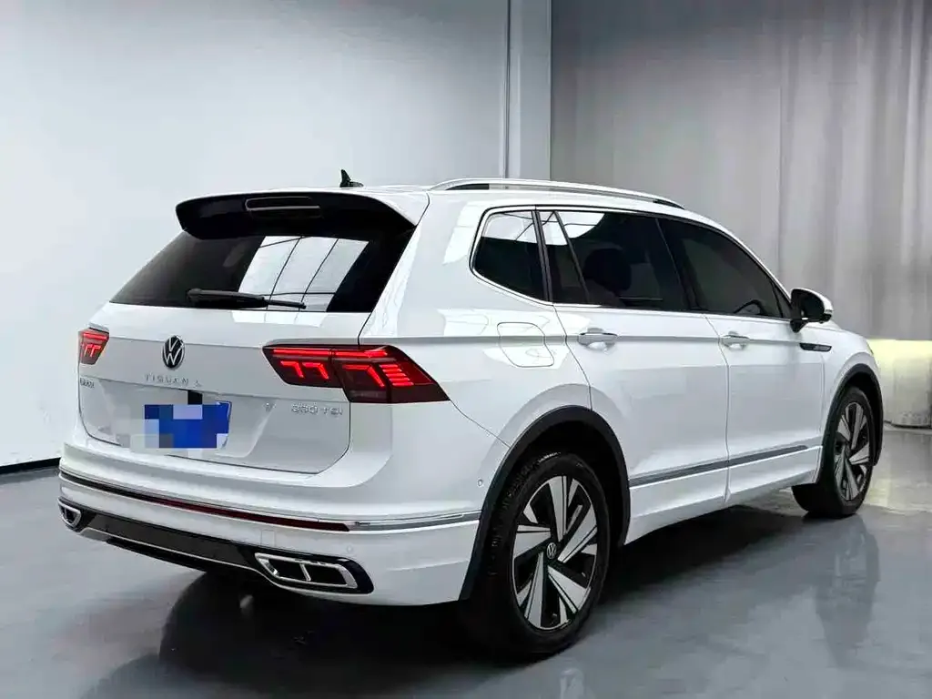Volkswagen Tiguan L — фото 4
