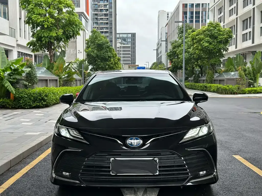 Toyota Camry — фото 4
