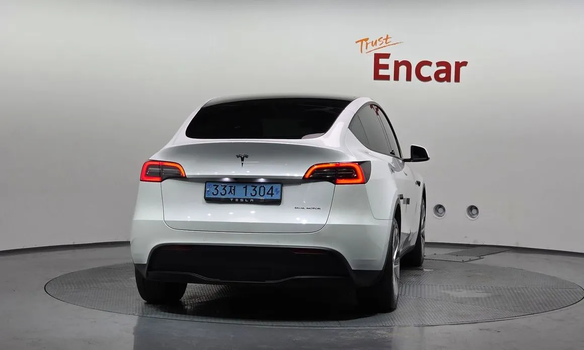 Tesla Model Y — фото 6