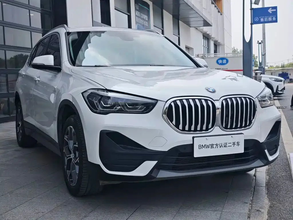 BMW X1 — фото 9