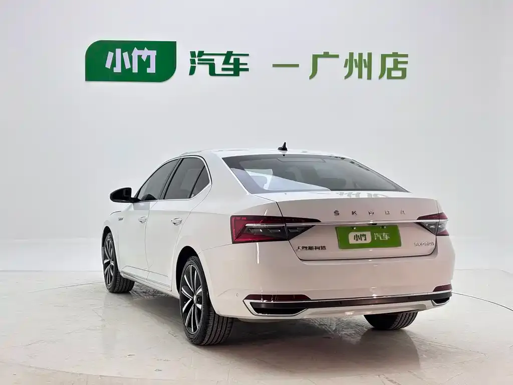 Skoda Superb — фото 4