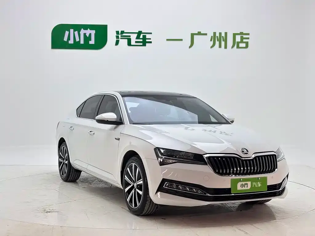 Skoda Superb — фото 10