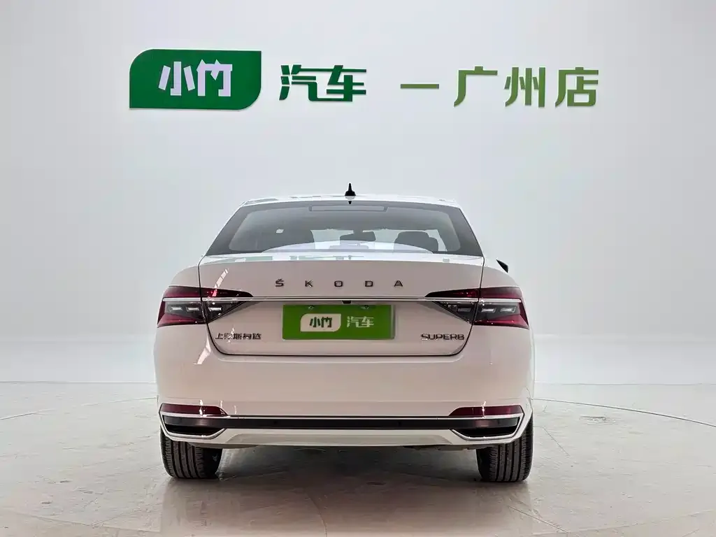 Skoda Superb — фото 2