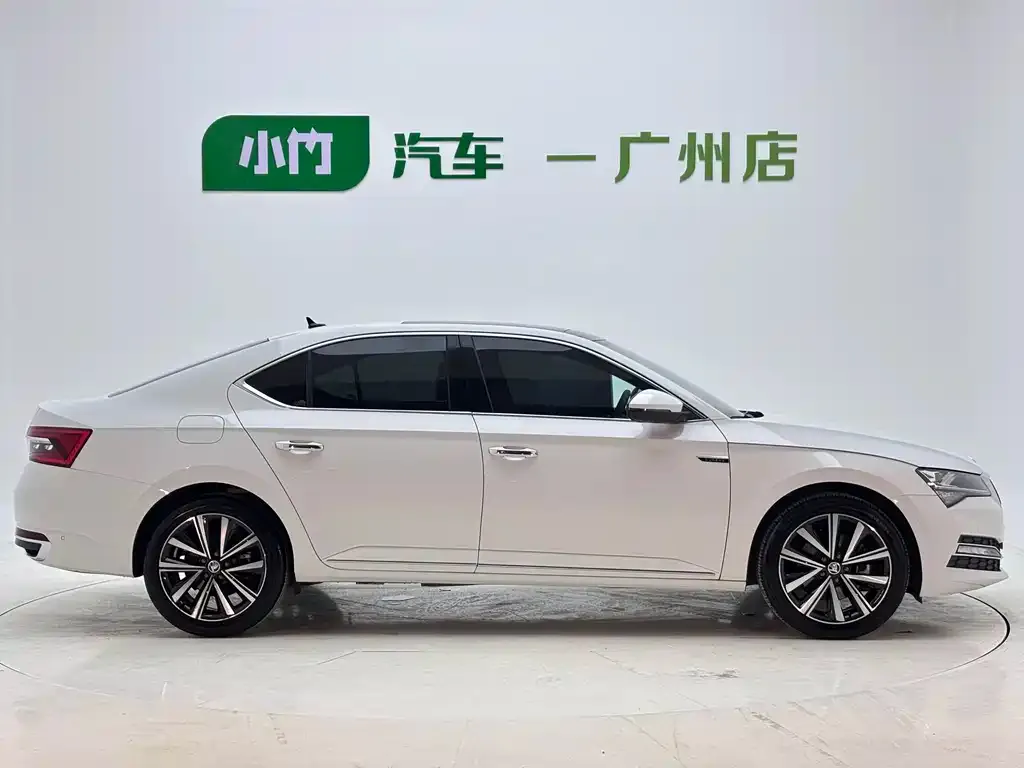 Skoda Superb — фото 6
