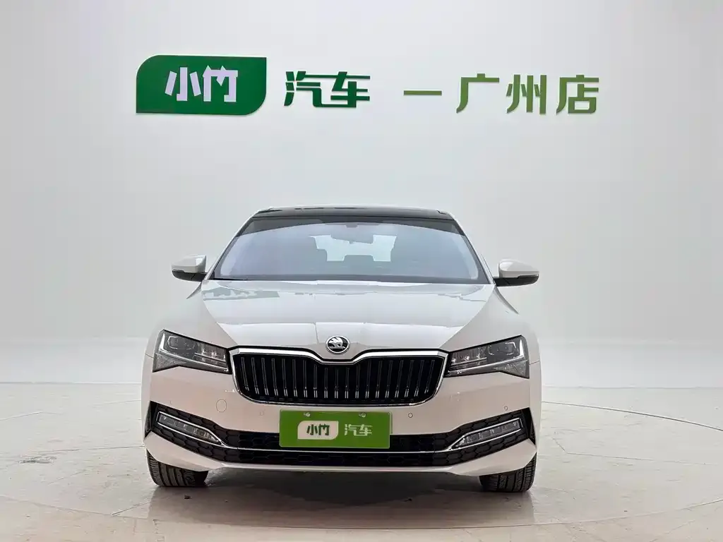 Skoda Superb — фото 8