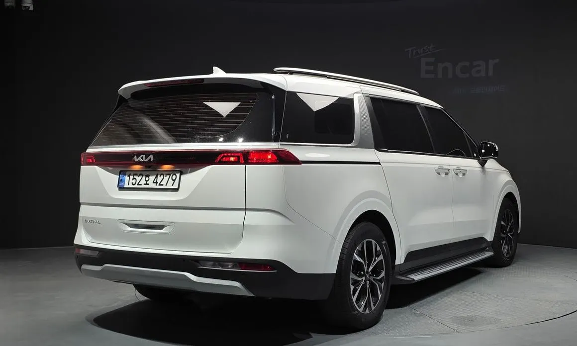 Kia Carnival — фото 10