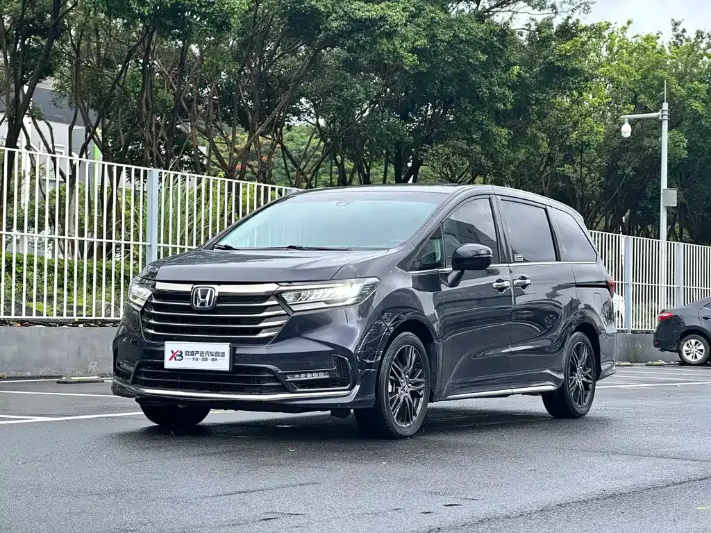 Honda Odyssey — фото 1
