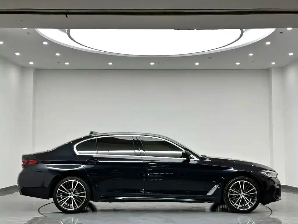 BMW 5 Series — фото 2