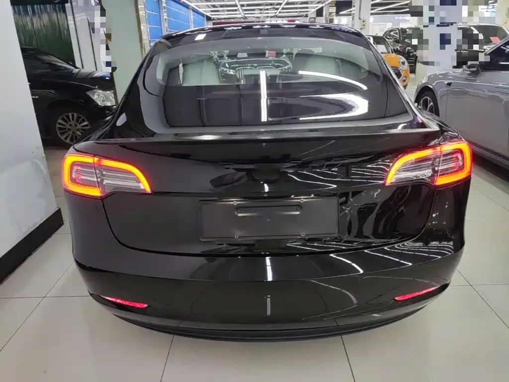 Tesla Model 3 — фото 6