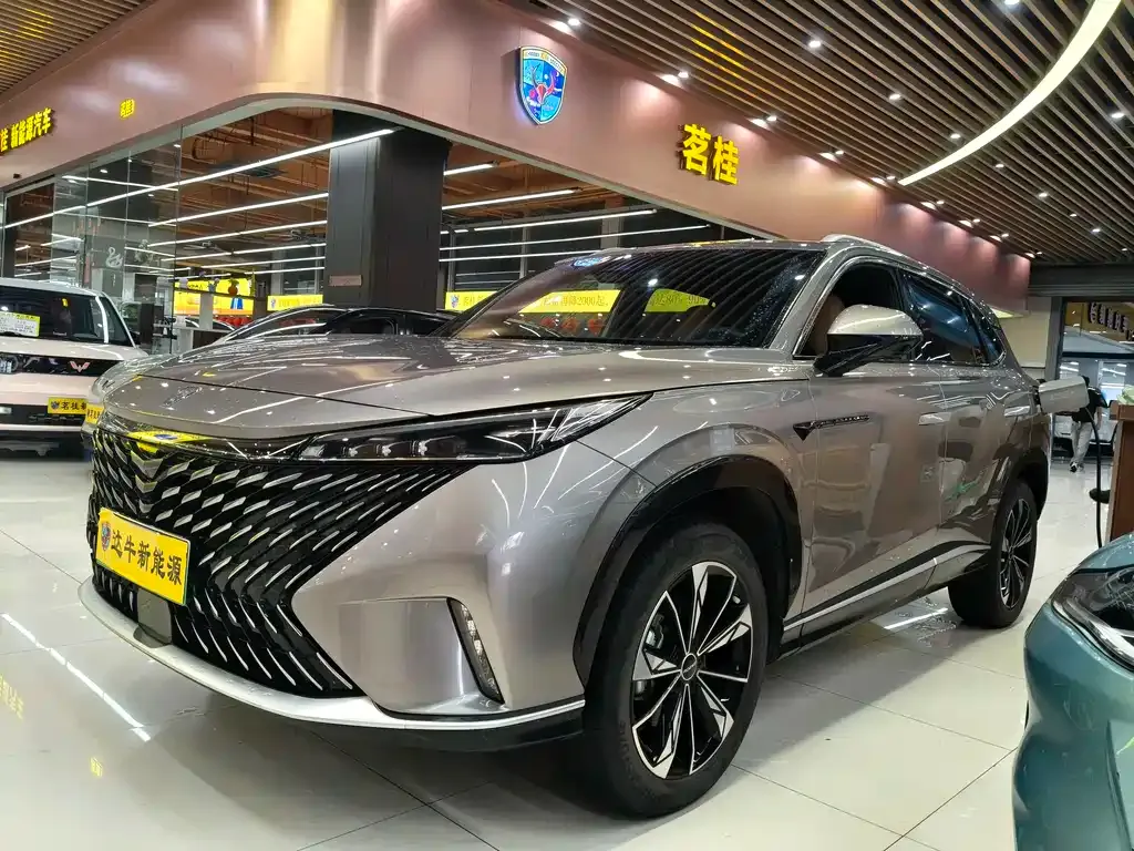 Roewe RX5 New Energy — фото 1