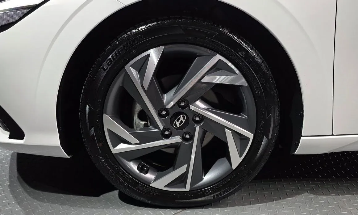 Hyundai AVANTE — фото 6
