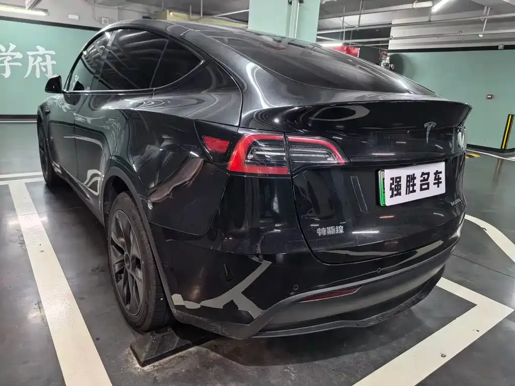 Tesla Model Y — фото 4