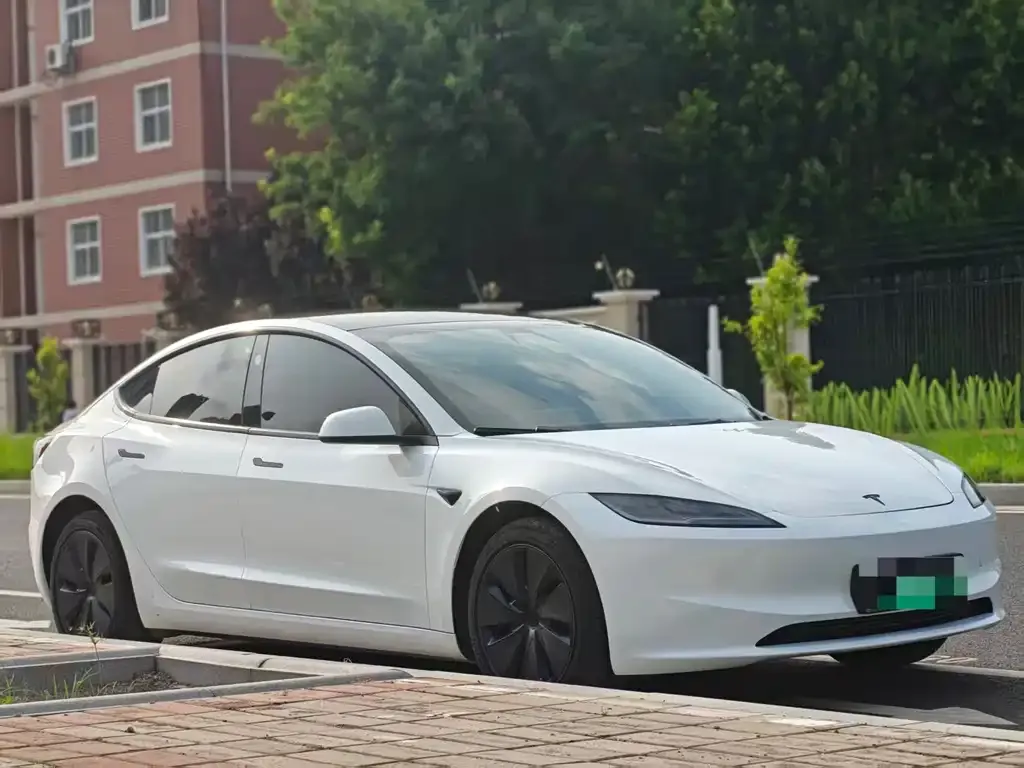 Tesla Model 3 — фото 3